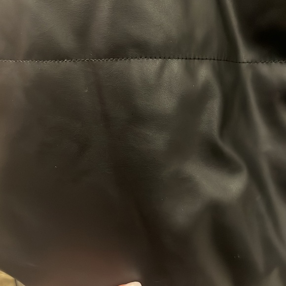 Faux leather vest - size large - Picture 2 of 2